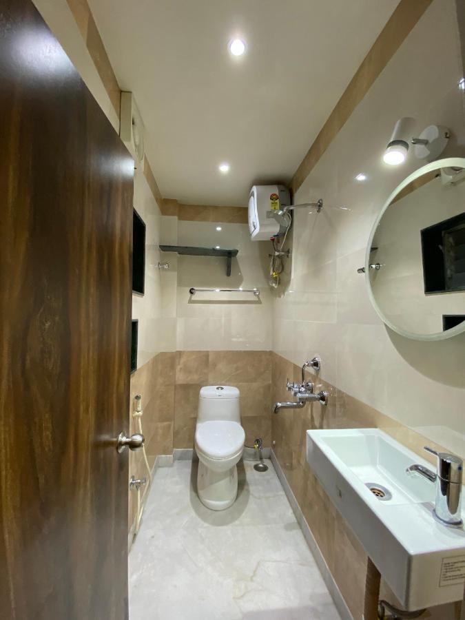 Shivam Hotels Calcutta Buitenkant foto