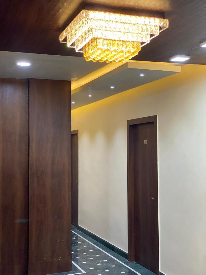Shivam Hotels Calcutta Buitenkant foto