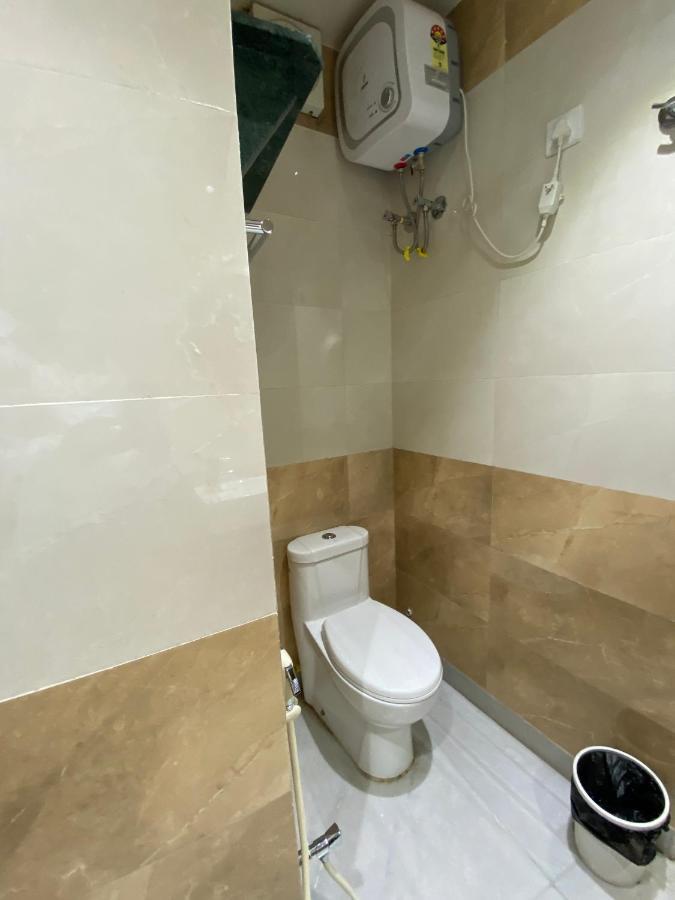 Shivam Hotels Calcutta Buitenkant foto