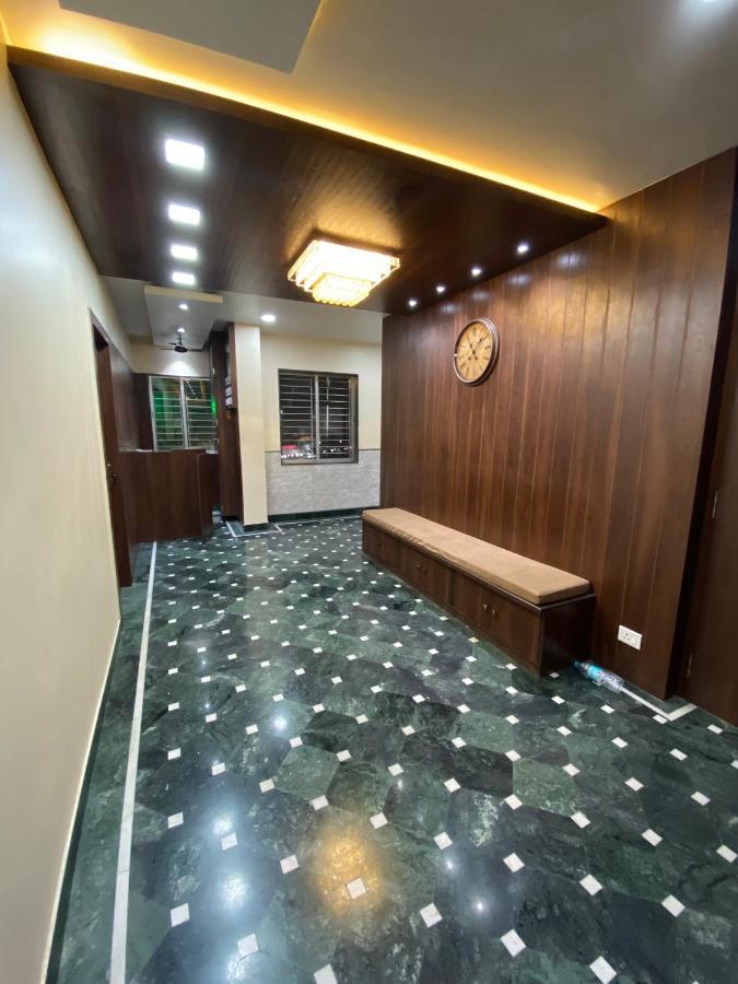 Shivam Hotels Calcutta Buitenkant foto