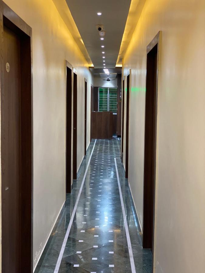 Shivam Hotels Calcutta Buitenkant foto
